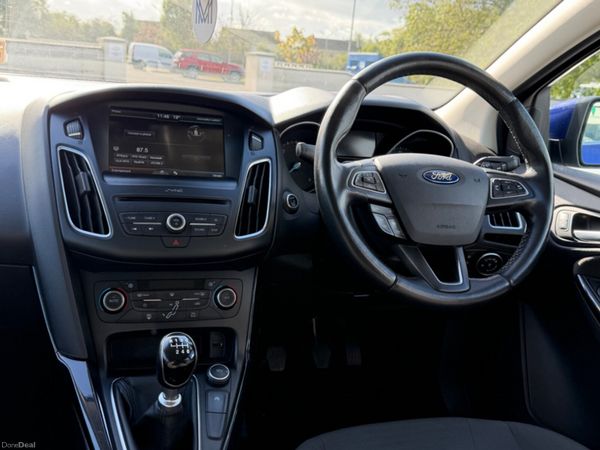 Ford Focus TITANIUM 399377534