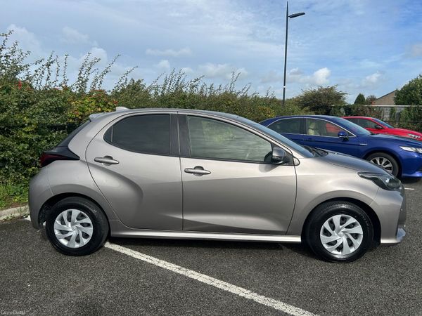 TOYOTA YARIS HYBRID 2021 399456970