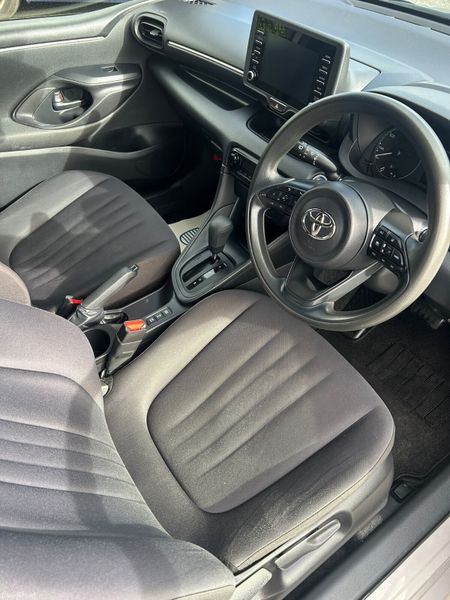 TOYOTA YARIS HYBRID 2021 399456976