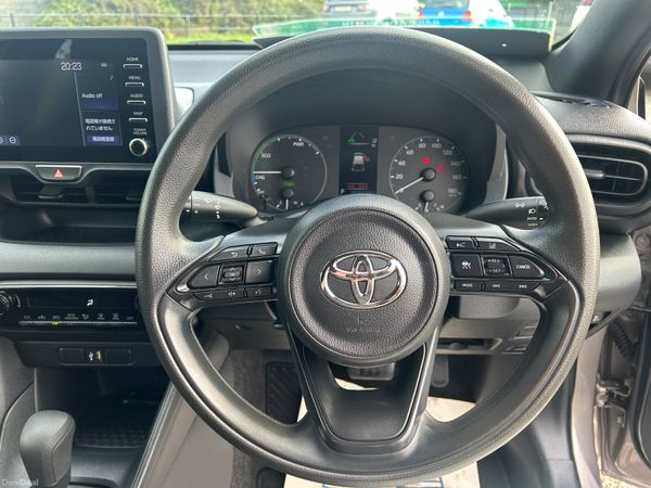 TOYOTA YARIS HYBRID 2021 399456982
