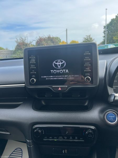 TOYOTA YARIS HYBRID 2021 399456988