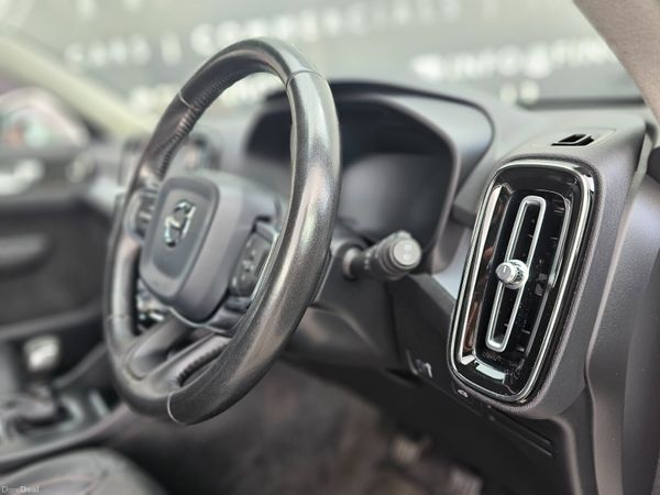 VOLVO XC40 MOMENTUM 150 BHP // 04/27 NCT 399464424