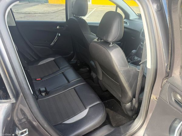 Peugeot 2008 1.2 Puretech Allure 399561626