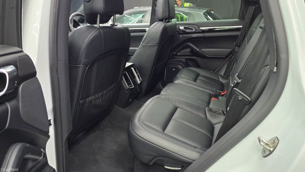 Porsche Cayenne hybrid S 416 BHP AA APPROVED 399574482
