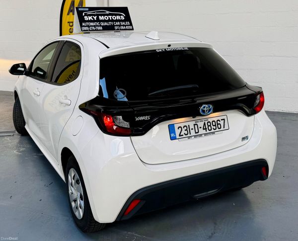 Toyota Yaris 2023 399652264
