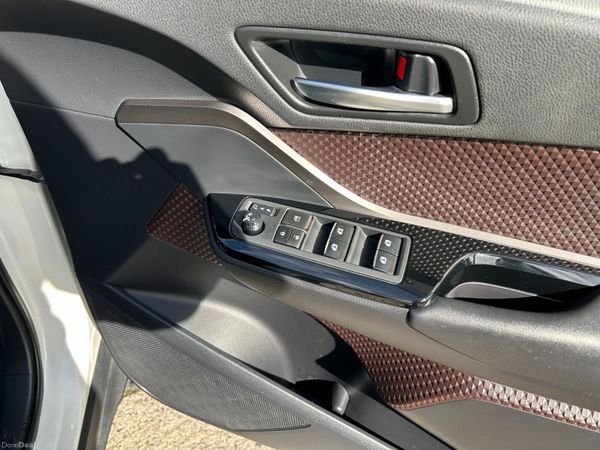 TOYOTA C-HR 2017, 1.8 HYBRID AUTO LOW KM HIGH SPEC 399674314