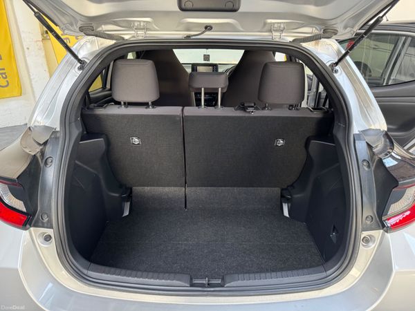 Toyota Yaris 2021 Hybrid Automatic with very 399678256