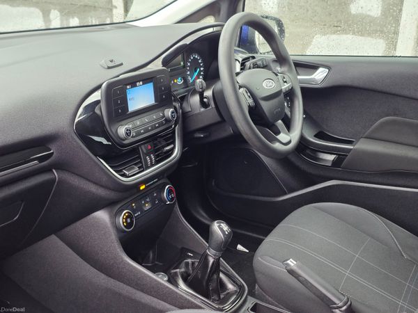 Ford Fiesta 1.1L 70 PS Zetec NCT 04/28 399619084