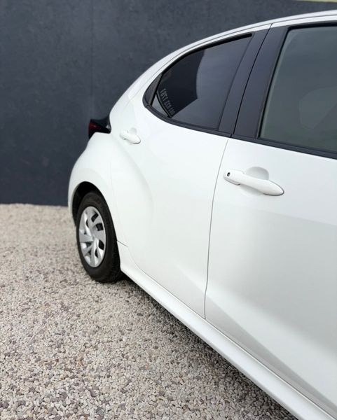 2021 Toyota Yaris Luna, 3 of 22