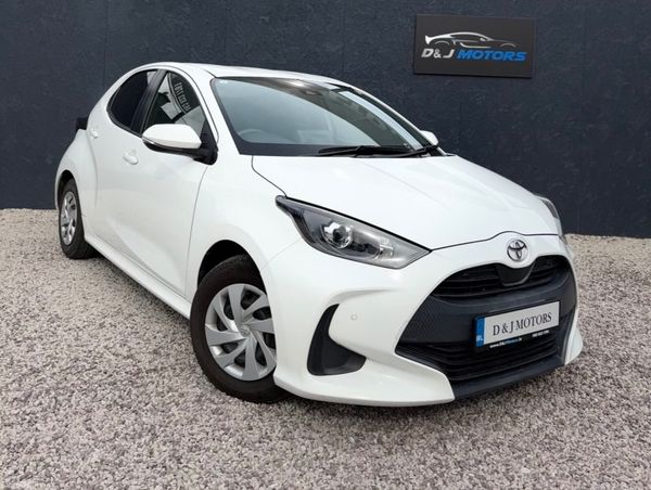 Toyota Yaris Hatchback, Petrol, 2021, White