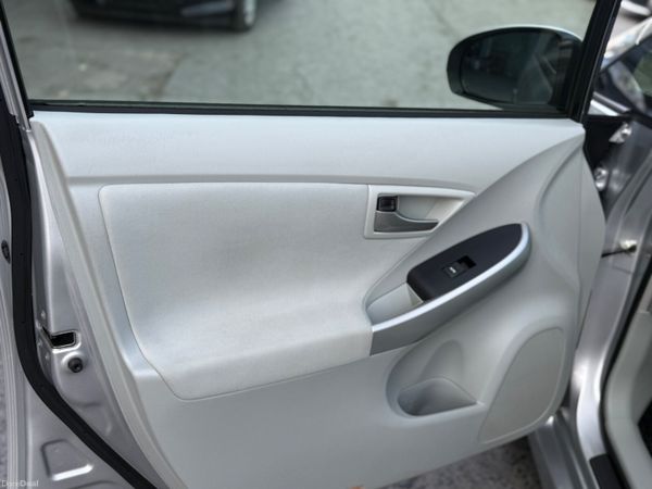 2013 Toyota Prius Hybrid Automatic 399772370