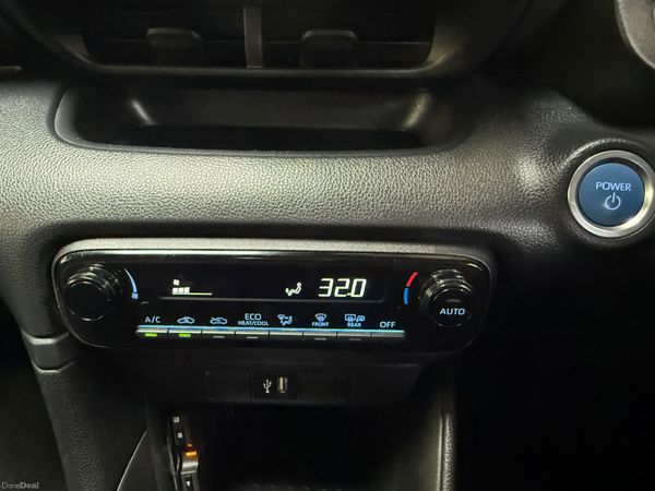 2022 Toyota Yaris 1.5 Hybrid Automatic Top Specs 399704408