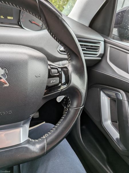 Peugeot 308 Active 2017 /Reverse camera/ Low Kms 399711318
