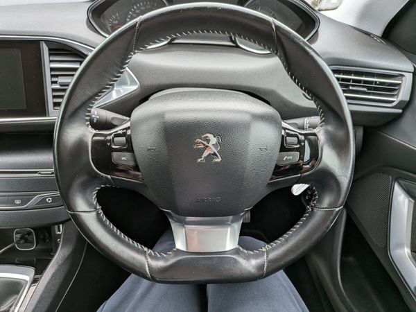 Peugeot 308 Active 2017 /Reverse camera/ Low Kms 399711324