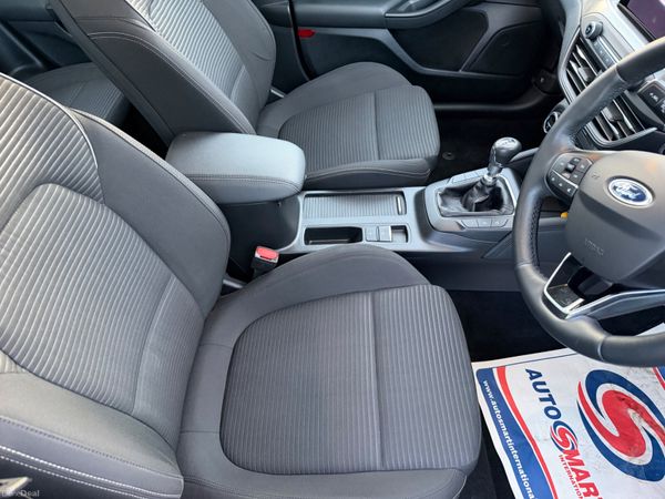 Ford Focus TITANIUM X 399718136