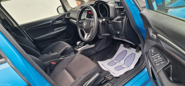 2014 Honda Fit, 5 of 10