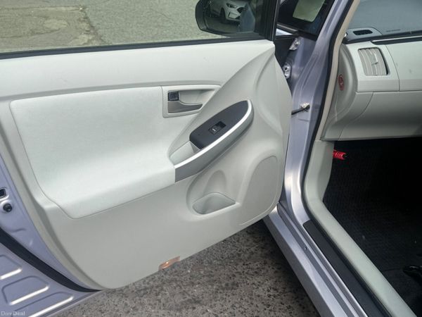 2015 Toyota Prius Hybrid Automatic 399895354