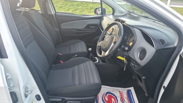 Toyota Yaris 2016 399813064