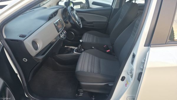 Toyota Yaris 2016 399813024