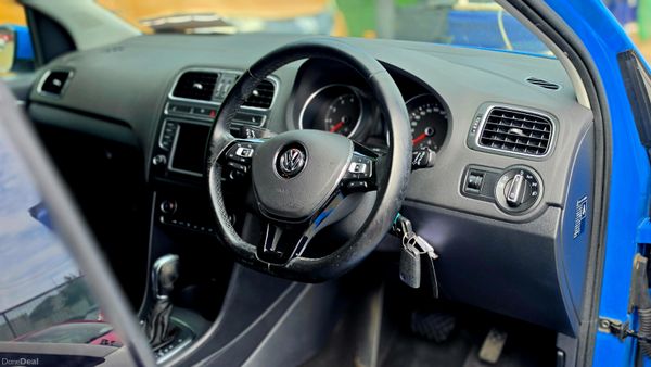 Volkswagen Polo 2015 399826722