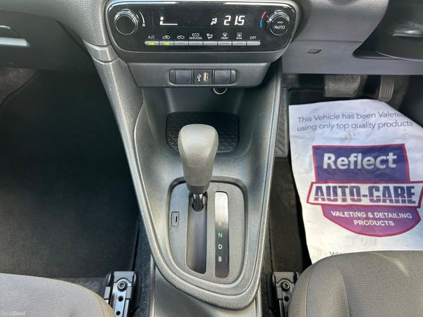 Toyota Yaris 1.5 Hybrid Auto 399834020