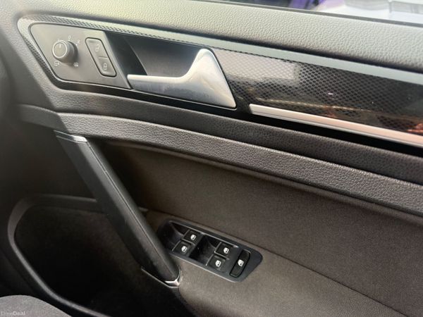Volkswagen Golf 2016 399837910