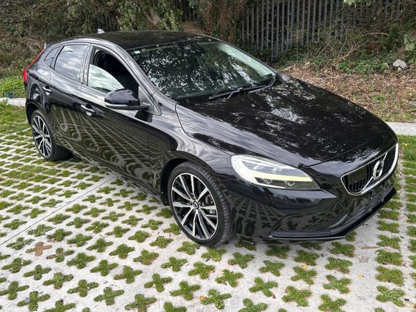 2018 Volvo V40 all, 2 of 29