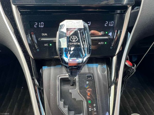 181 TOYOTA HARRIER HYBRID BODY KIT 313210976