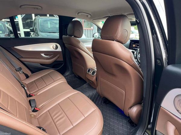 191 Mercedes-Benz E-Class 319103942