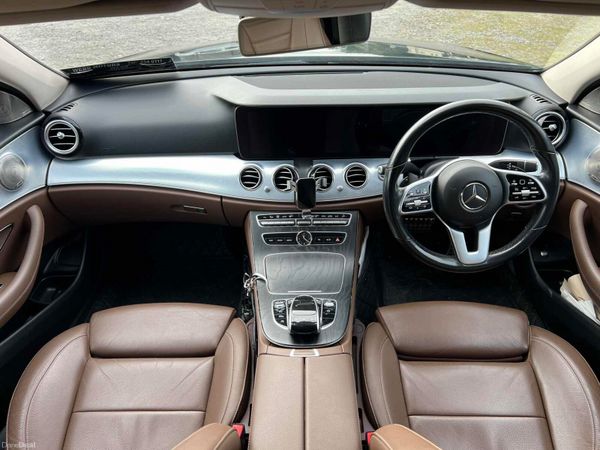 191 Mercedes-Benz E-Class 319103936