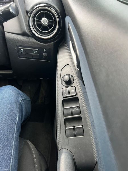 16 Mazda Demio Autos 1.3 324170594