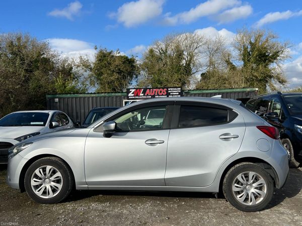 16 Mazda Demio Autos 1.3 324170600