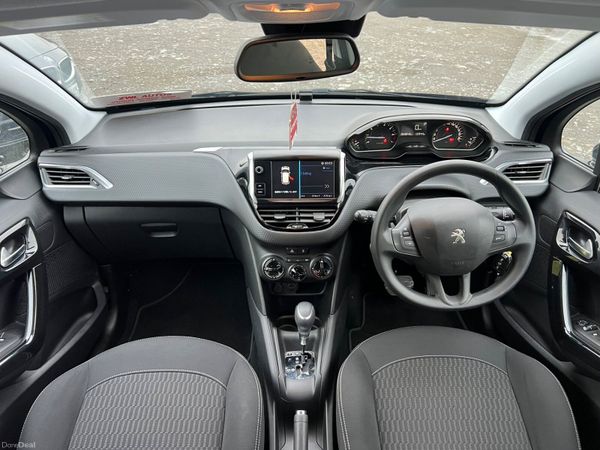 18 Peugeot 208 1.2 Auto 324882172