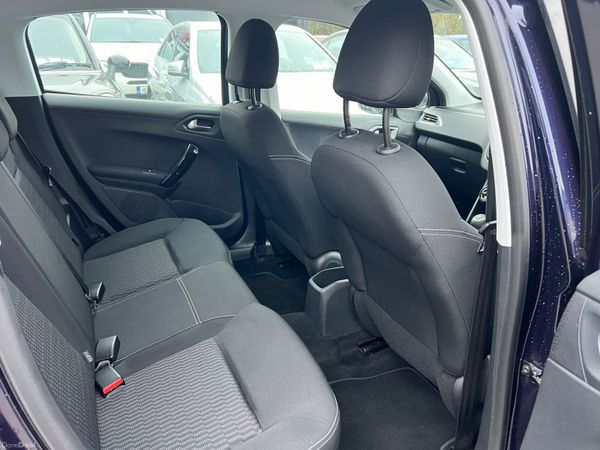 18 Peugeot 208 1.2 Auto 324882174