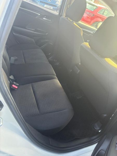 Honda fit hybrid auto low millage 327332890