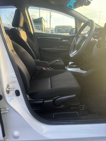 Honda fit hybrid auto low millage 327332894