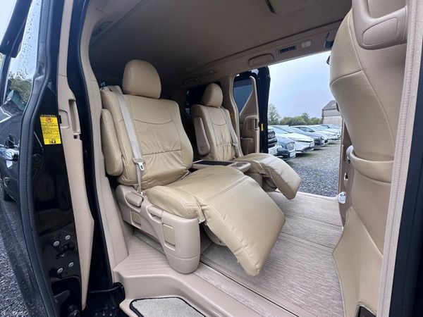 2014 TOYOTA ALPHARD HYBRID 7 seats 400040582