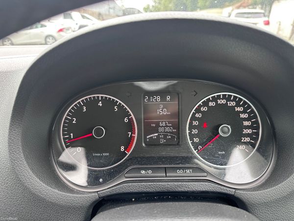 14 Volkswagen Polo  1.2 400041636
