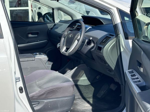 12 Toyota Prius Alpha Hybrid 400042080