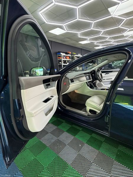 Jaguar XF 2016 - AA Approved 1 Year Warranty 400052876