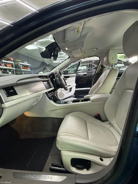 Jaguar XF 2016 - AA Approved 1 Year Warranty 400052902