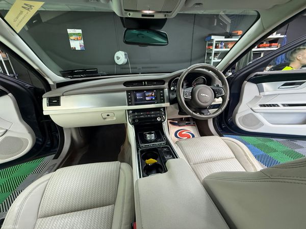 Jaguar XF 2016 - AA Approved 1 Year Warranty 400052910