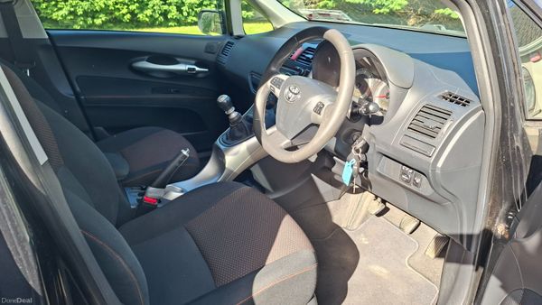 Toyota Auris 2012 400069666