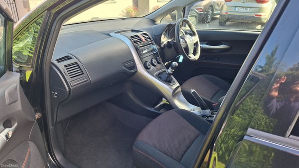 Toyota Auris 2012 400069668