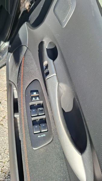 Toyota Auris 2012 400069678