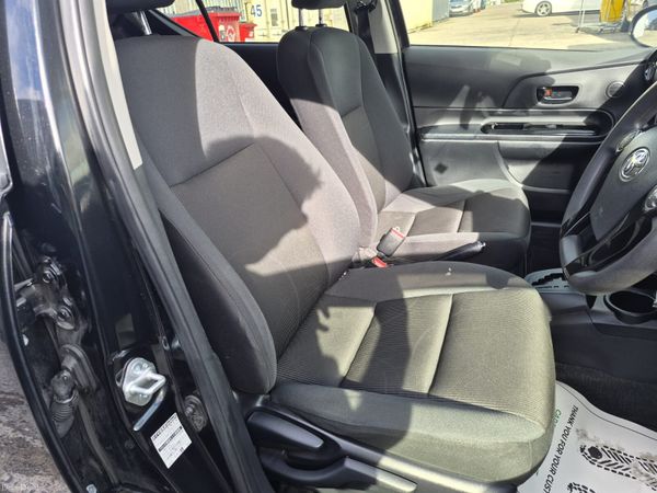 2016 Toyota Aqua 400070126