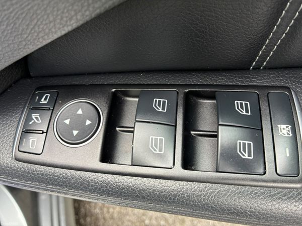 Mercedes-Benz E-Class 2016 400165818