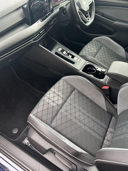 2022 Volkswagen Golf R-Line FINANCE ARRANGED 400167648
