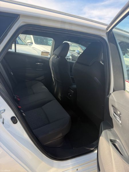 Toyota Corolla Hybrid automatic 400172950