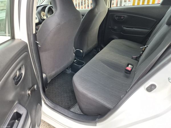 2016 Toyota Vitz 400114842